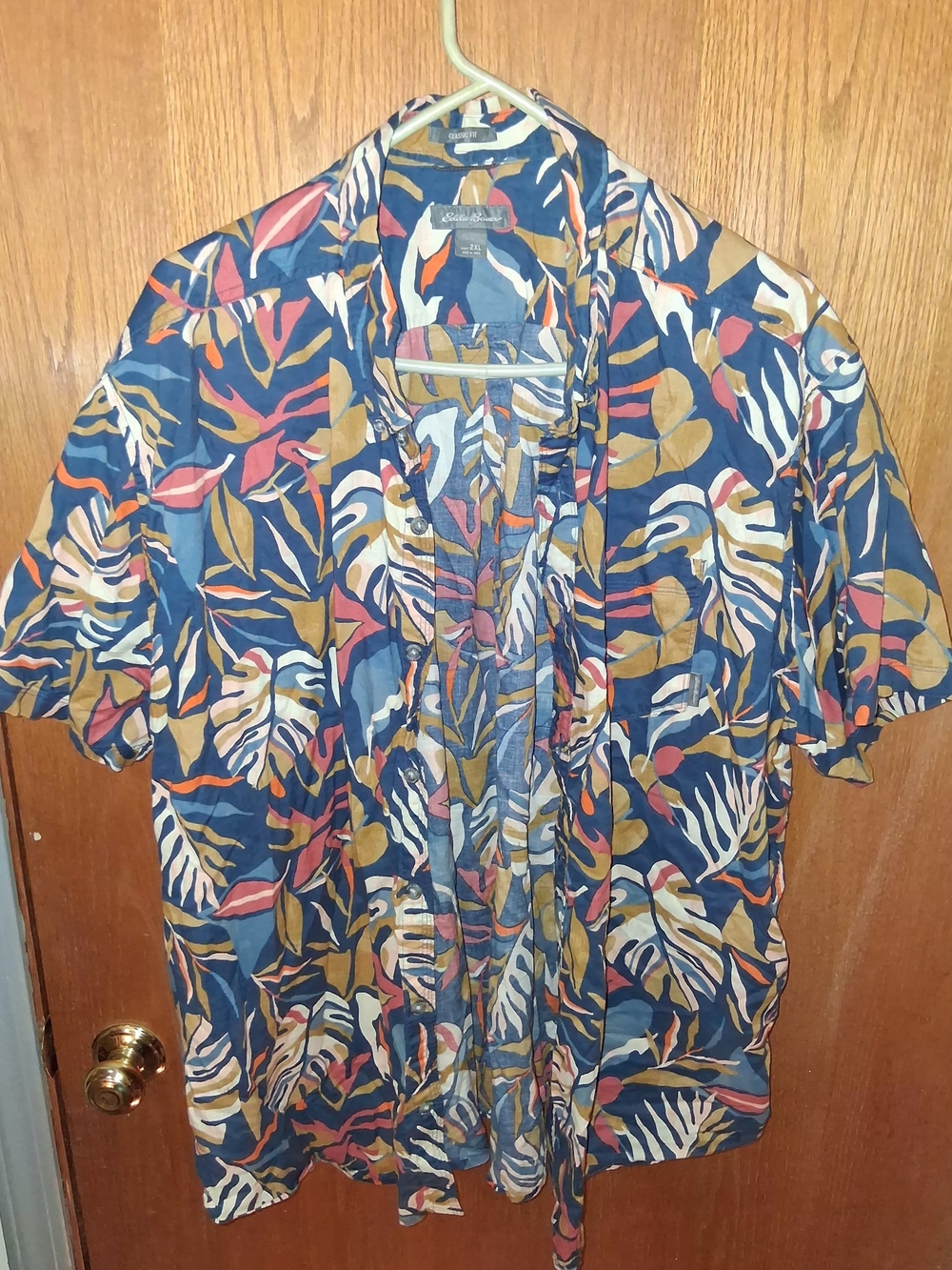 Eddie Bauer Navy Tropical Leaf Print Lightweight Button UP Shirt
